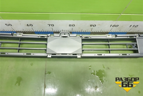 Решетка в передний бампер центральная (602003600AA) для Jaecoo J7 с 2023г (Джей7)