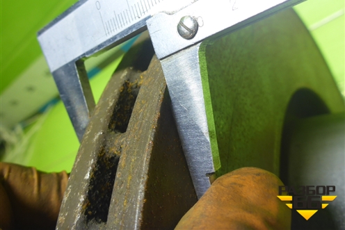 Диск тормозной передний вентилируемый (4F0615301E) для Audi A6 (C6) с 2004-2011г (А6)