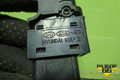 Кнопка стеклоподъёмника (передняя правая) для Hyundai ix 35 с 2010г (Ай икс 35)