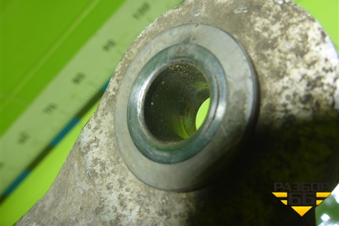 Кулак поворотный передний правый (3C0407258G) для Volkswagen Passat-CC с 2008г (Пассат ЦЦ)