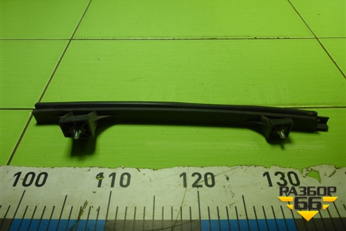 Направляющая стекла задней правой двери (835602S000) для Hyundai ix 35 с 2010г (Ай икс 35)