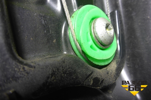 Стеклоподъёмник электрический задний правый (7P6839756A) для Volkswagen Touareg с 2010-2018г (Туарег)