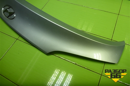 Накладка двери багажника (873712S000) для Hyundai ix 35 с 2010г (Ай икс 35)