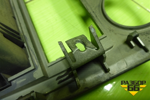 Рамка магнитолы (8200178435) для Renault Megane 2 с 2002-2009г (Меган)