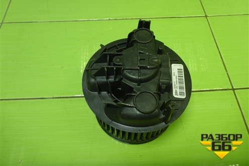 Моторчик вентилятора (M030911X) для Renault Megane 2 с 2002-2009г (Меган)