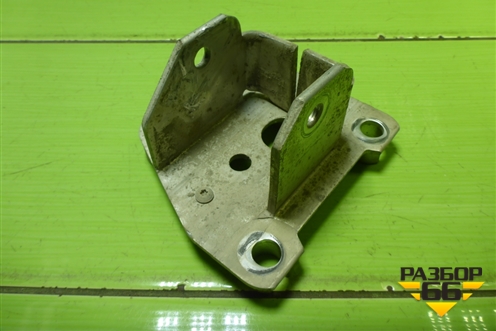 Кронштейн заднего бампера правый (8200010164) для Renault Megane 2 с 2002-2009г (Меган)