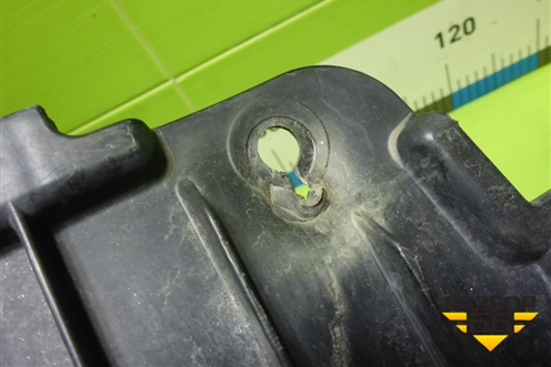 Пыльник двигателя центральный (5145102090) для Toyota Corolla (E18) с 2012-2019г (Королла 180)