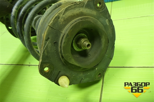 Амортизатор передний правый (8200663654) для Renault Megane 2 с 2002-2009г (Меган)