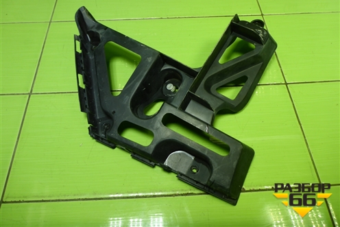 Кронштейн заднего бампера правый (8200146042) для Renault Megane 2 с 2002-2009г (Меган)