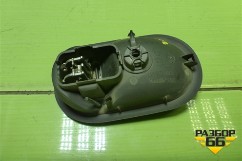 Ручка внутренняя двери задней левой (8200028487) для Renault Megane 2 с 2002-2009г (Меган)
