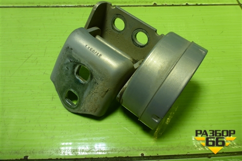 Петля двери задней левой нижняя для Renault Megane 2 с 2002-2009г (Меган)