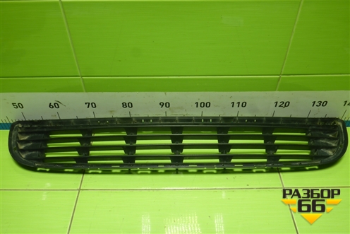 Решетка в передний бампер центральная (96815198777) для Citroen Berlingo с 2008г (Берлинго 2)