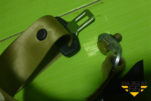 Ремень безопасности задний (8E5857805D) для Audi A4 (В7) с 2004-2009г (А4)