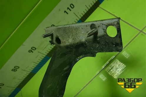 Кронштейн переднего крыла правый нижний (8K0821136A) для Audi A4 (В8) с 2007-2015г (А4)