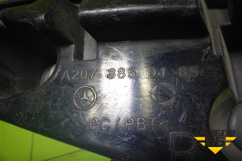 Кронштейн заднего бампера правый (под фонарём) (A2078850465) для Mercedes Benz E-Klass C207 (купе) с 2009г (Е Купе)