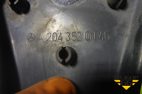 Кронштейн задней балки левый (A2043520146) для Mercedes Benz C-Klass W204 с 2007-2014г (Ц)