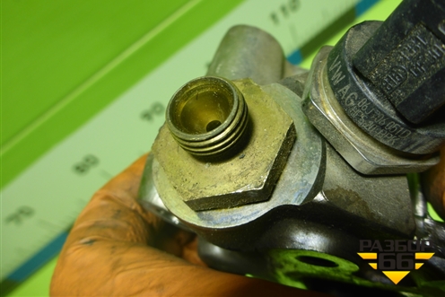 Рейка топливная рампа (1.4л CAXA) для Skoda Yeti с 2009г (Етти)