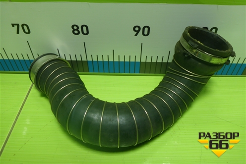 Патрубок интеркулера резиновый для Mercedes Benz C-Klass W204 с 2007-2014г (Ц)