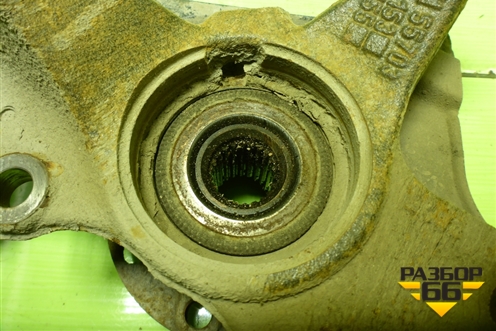 Кулак поворотный передний правый для Opel Corsa D с 2006-2014г (Корса Д)