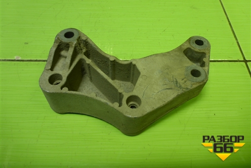 Кронштейн КПП левый (МКПП) (13185906) для Opel Corsa D с 2006-2014г (Корса Д)