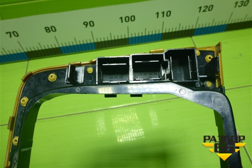 Накладка внутренняя (на кулису) (3C0864263) для Volkswagen Passat (B6) с 2005-2010г (Пассат Б6)