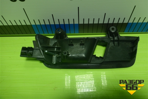 Ручка внутренняя двери передней правой (правый руль) (8E2837020) для Audi A4 (В7) с 2004-2009г (А4)