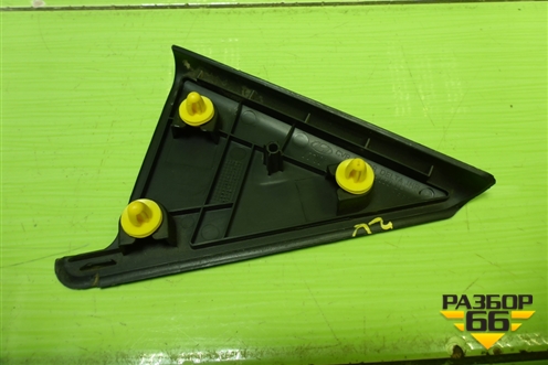 Накладка двери задней левой уголок (839102S000) для Hyundai ix 35 с 2010г (Ай икс 35)