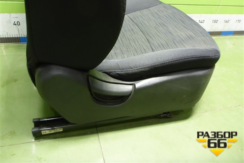 Сиденья комплект (седан, без подогрева) для Hyundai Solaris с 2010-2016г (Солярис)