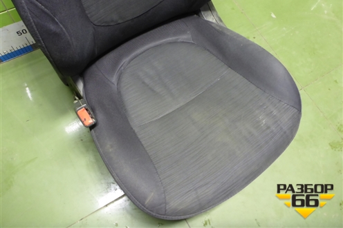 Сиденья комплект (седан, без подогрева) для Hyundai Solaris с 2010-2016г (Солярис)