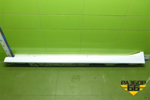 Накладка на порог наружная левая (7585206360) для Toyota Camry V70 с 2017г (Камри)