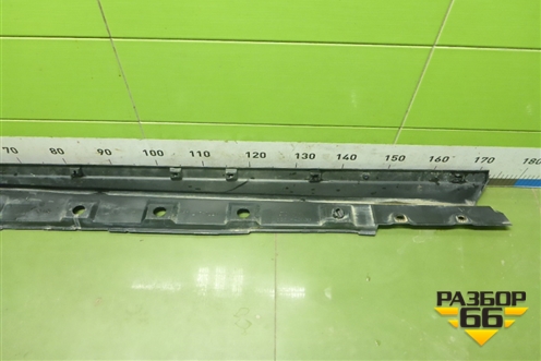 Накладка на порог наружная левая (7586042030) для Toyota Rav-4 с 2018г (Рав 4)