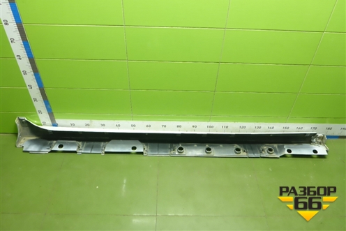 Накладка на порог наружная левая (7585206360) для Toyota Camry V70 с 2017г (Камри)