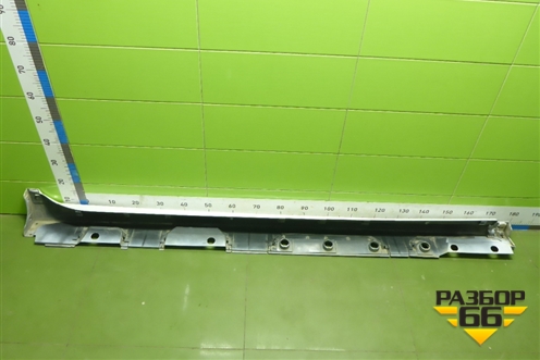 Накладка на порог наружная левая (7585206360) для Toyota Camry V70 с 2017г (Камри)