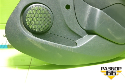 Обшивка двери задней правой под механику (809086151R) для Renault Sandero с 2013-2022г (Сандеро)