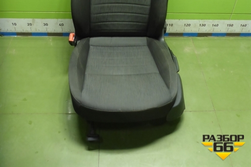 Сиденья комплект (лифтбек, AIR BAG передние, подогрев) для Skoda Octavia (A7) с 2013г (Октавия)