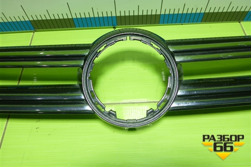 Накладка на решетку радиатора (5N0853655) для Volkswagen Tiguan с 2011-2016г (Тигуан)