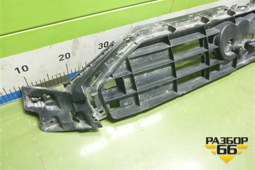 Решетка радиатора (внутренняя часть) (4K0807233) для Audi A6 (C8) с 2018г (А6)