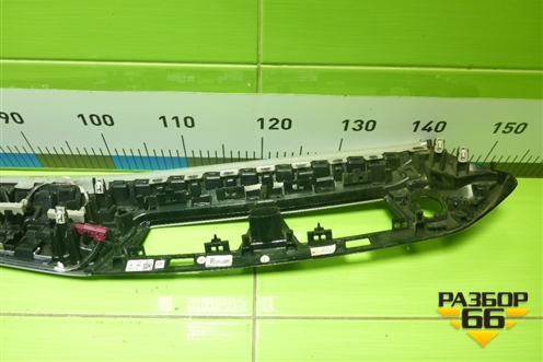 Накладка на торпедо (51459390699) для BMW 5-серия G30 с 2017г