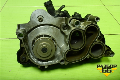 Насос водяной помпа (1.4л CZD с термостатом) (04E121121K) для Skoda Octavia (A7) с 2013г (Октавия)