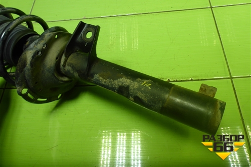 Амортизатор передний левый (5Q0413023) для Skoda Octavia (A7) с 2013г (Октавия)