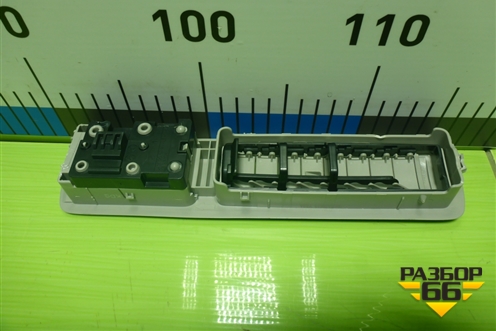 Плафон салонный (на обшивку потолка) для Toyota Highlander с 2019-2025г (Хайлендер)