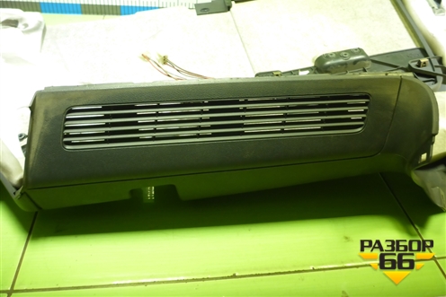 Обшивка багажника правая (7L6867038) для Volkswagen Touareg c 2002-2010г (Туарег)