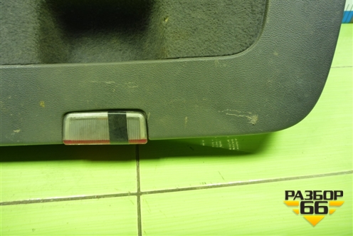 Обшивка двери багажника (7L6867605) для Volkswagen Touareg c 2002-2010г (Туарег)