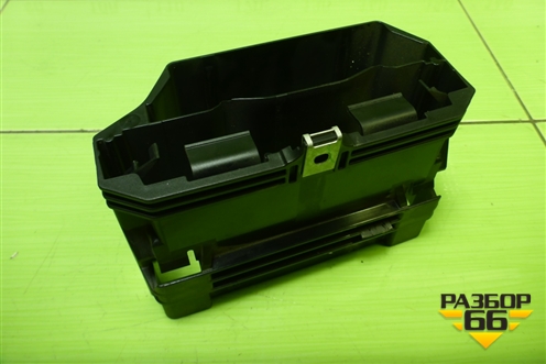 Кронштейн блока электронного (7L0927131D) для Volkswagen Touareg c 2002-2010г (Туарег)