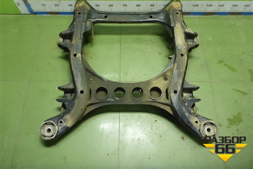 Подрамник передний АКПП (7L0499311C) для Volkswagen Touareg c 2002-2010г (Туарег)