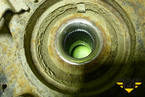 Кулак задний правый для Volkswagen Touareg c 2002-2010г (Туарег)