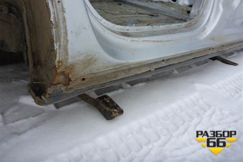 Порог со стойкой правый для Volkswagen Touareg c 2002-2010г (Туарег)