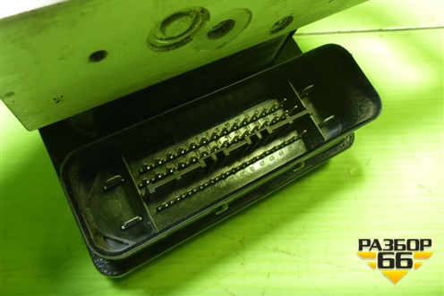 Блок ABS (7L0614111H) для Volkswagen Touareg c 2002-2010г (Туарег)