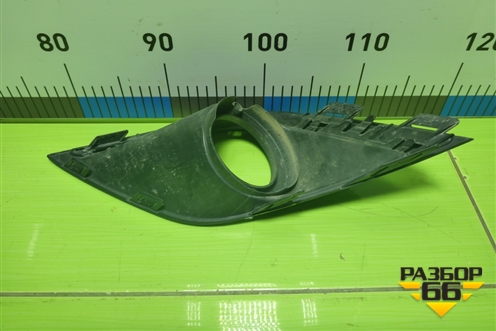 Накладка ПТФ правая (после 2015г) (6400G482) для Mitsubishi Outlander с 2012-2024г (Аутлендер)