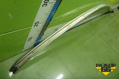 Молдинг крыши правый (над дверями) для Volkswagen Touareg c 2002-2010г (Туарег)